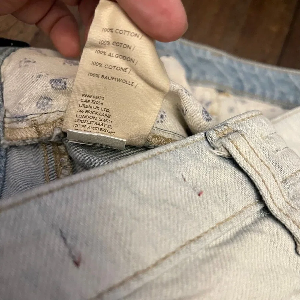Anthropologie Pilcro Light Wash Cut Off Shorts - Picture 5 of 8